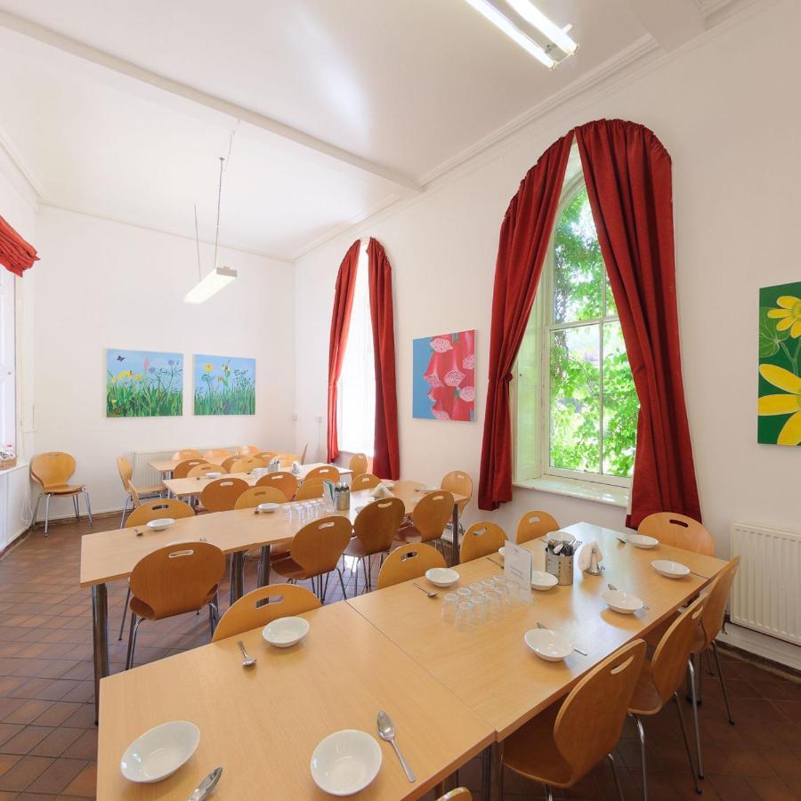 Fsc Juniper Hall Hostel Mickleham Eksteriør billede